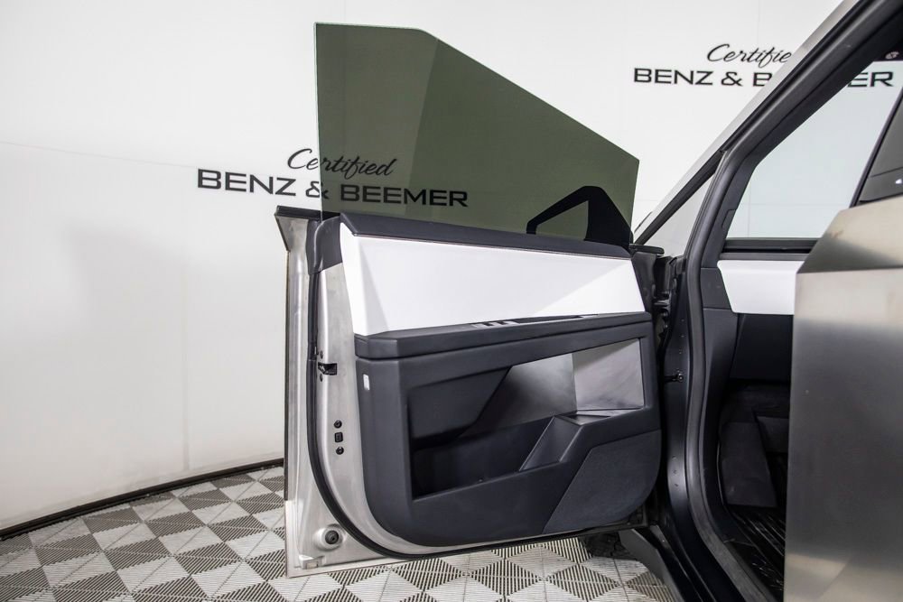 Used 2024 Tesla Cybertruck AWD Crew Cab image 23