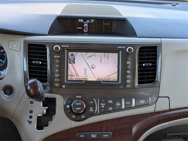 Used 2014 Toyota Sienna Limited image 18