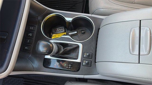 Used 2017 Toyota Highlander XLE image 15