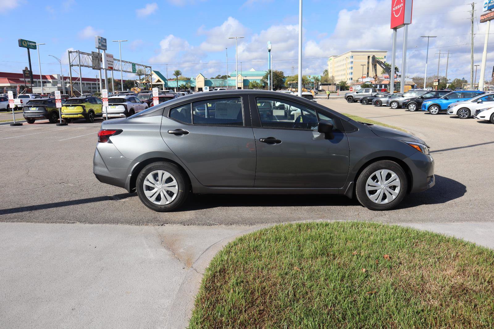 Used 2025 Nissan Versa S w/ Trunk Package image 8