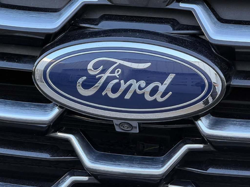 Used 2025 Ford Explorer Platinum w/ Ultimate Package AWD/4WD image 9