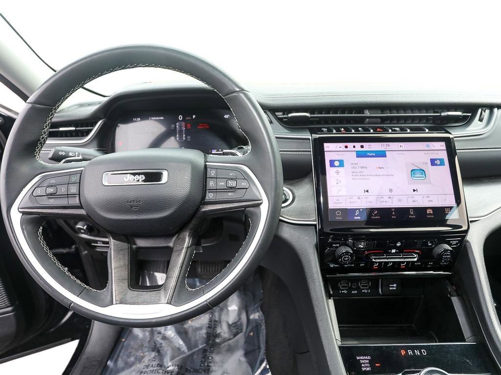 Used 2023 Jeep Grand Cherokee Limited w/ Black Appearance Package image 13