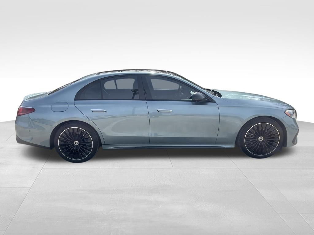 Used 2024 Mercedes-Benz E 350 4MATIC Sedan image 6