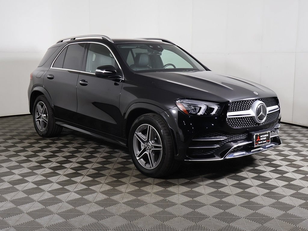 Used 2022 Mercedes-Benz GLE 450 4MATIC w/ AMG Line Exterior image 2