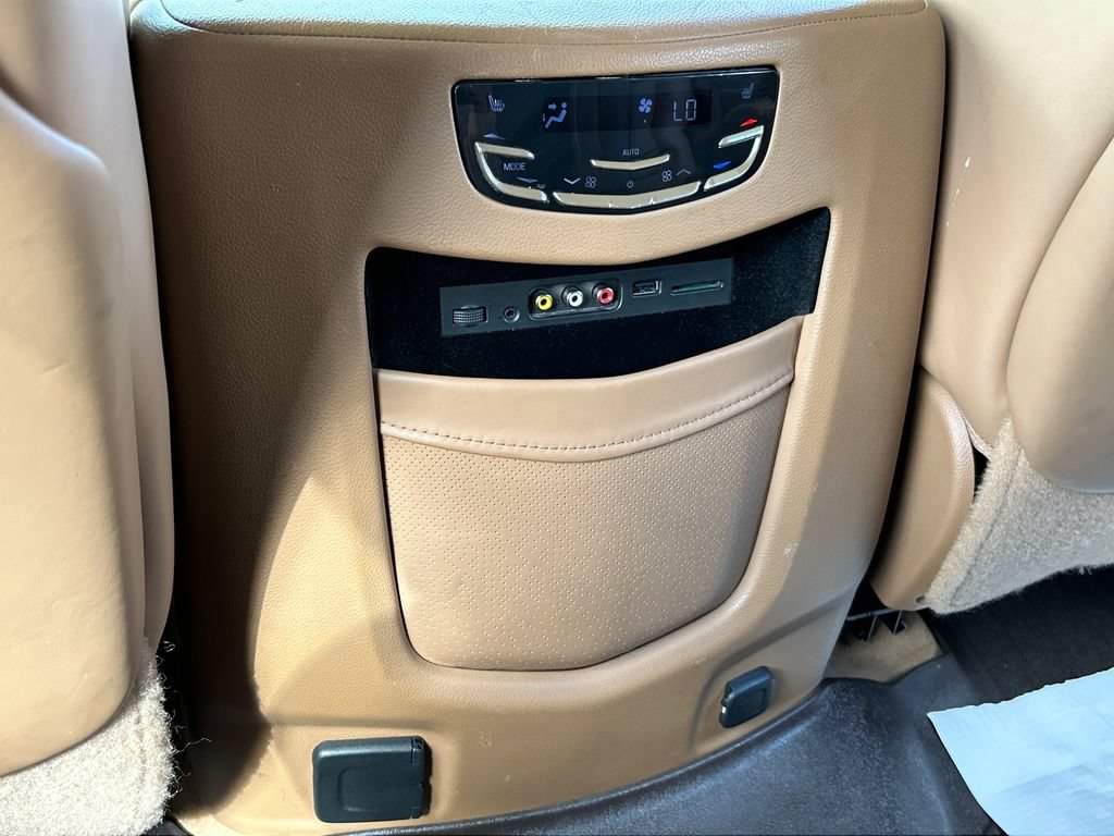 Used 2016 Cadillac Escalade ESV Platinum AWD/4WD image 19