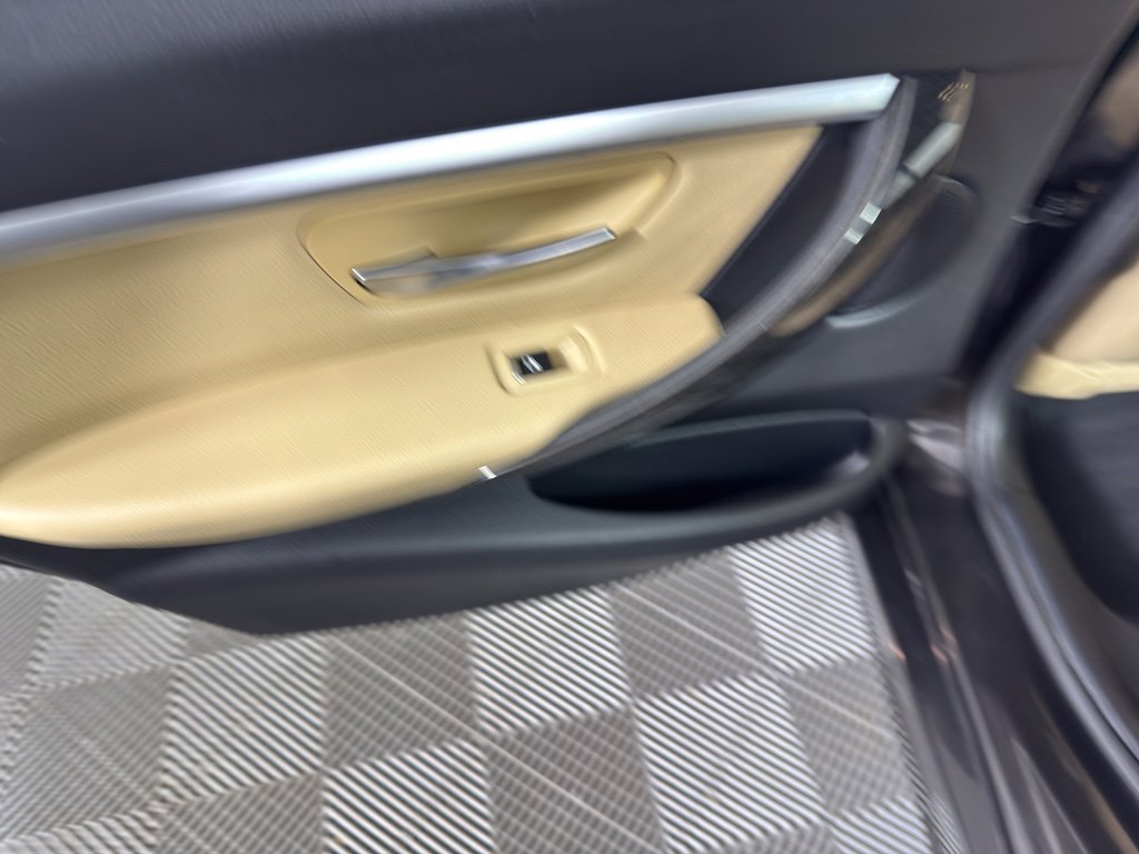 Used 2017 BMW 330e image 31