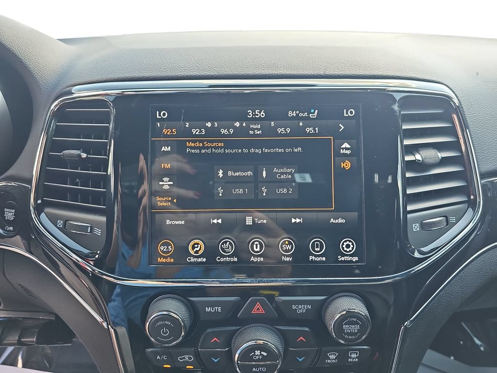 Used 2021 Jeep Grand Cherokee Trailhawk w/ Trailhawk Luxury Group AWD/4WD image 21