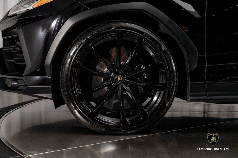 Used 2021 Lamborghini Urus image 11