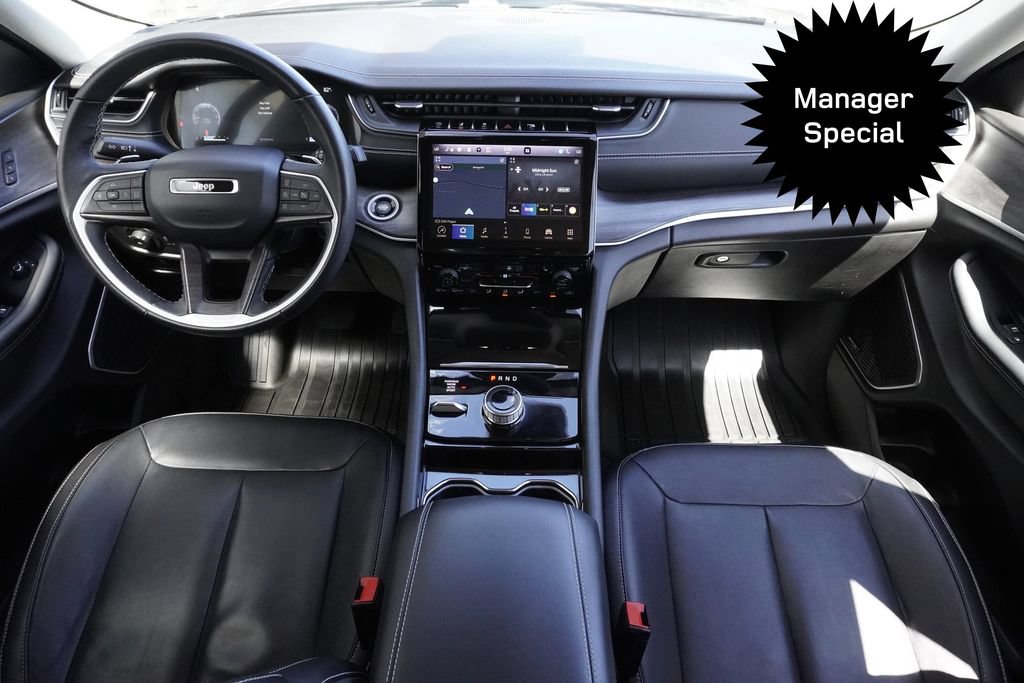 Used 2022 Jeep Grand Cherokee L Limited w/ Black Appearance Package AWD/4WD image 9