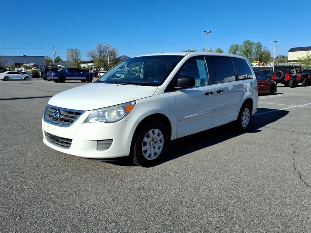 Used 2010 Volkswagen Routan S image 9