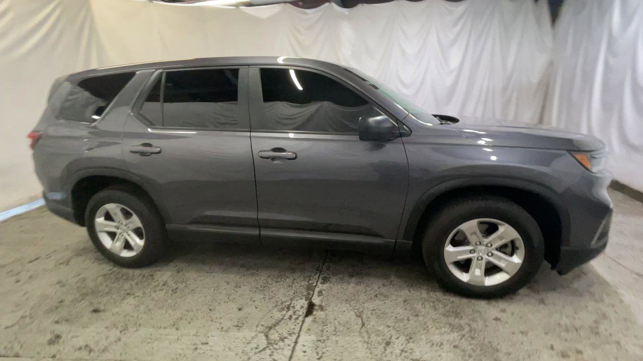 Used 2023 Honda Pilot LX image 9