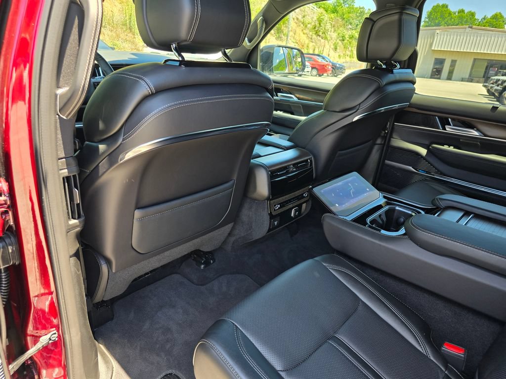 Used 2025 Jeep Grand Wagoneer 4WD image 28