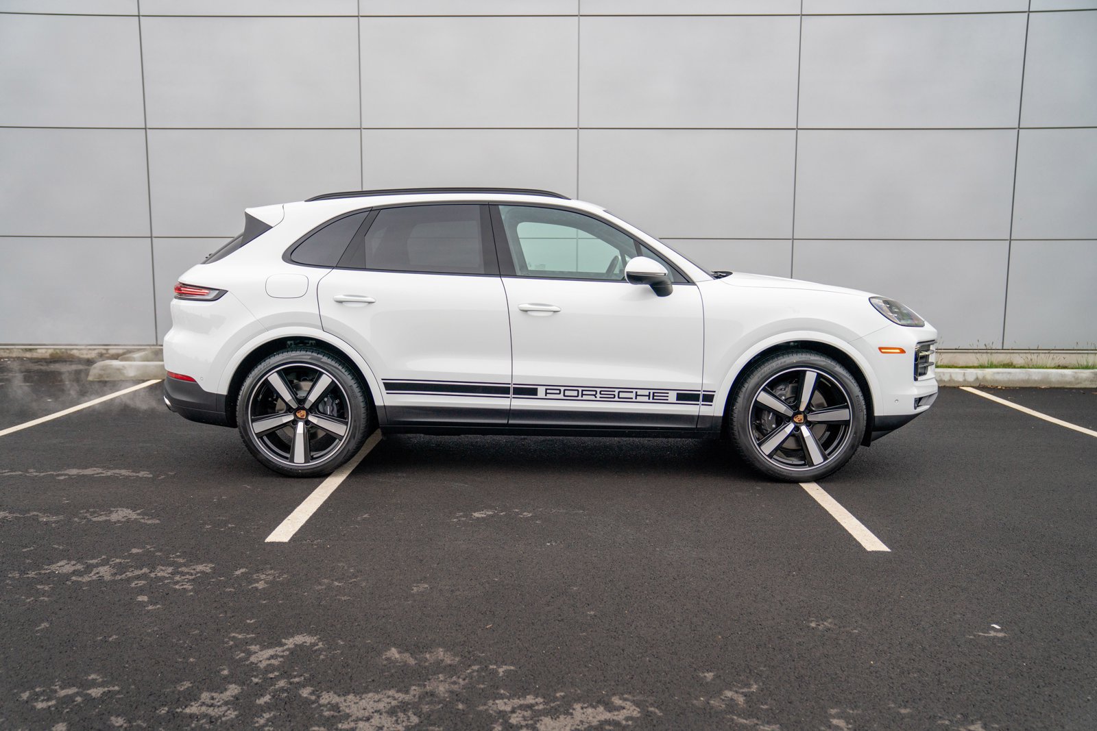 Certified 2026 Porsche Cayenne AWD/4WD image 8