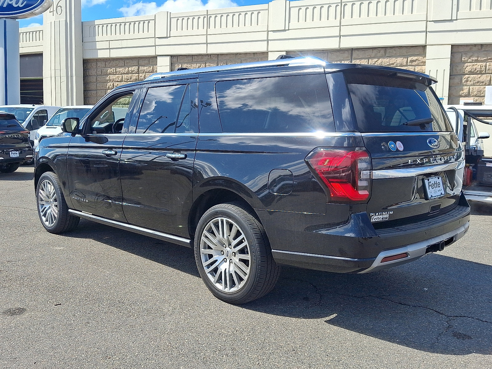 Used 2023 Ford Expedition Max Platinum AWD/4WD image 6