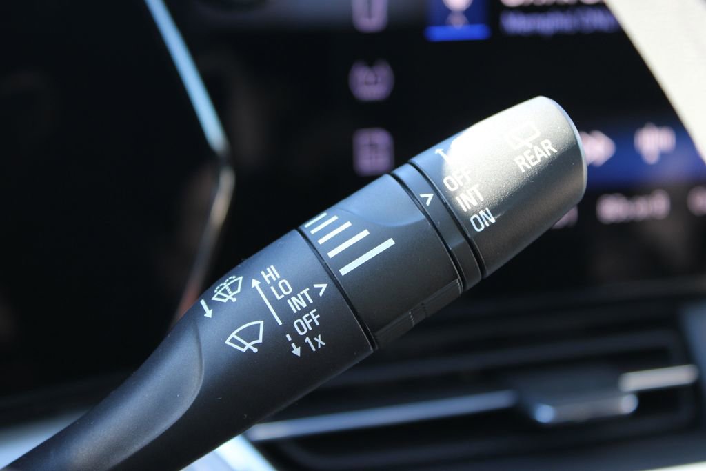 New 2026 Chevrolet Trax LT w/ Sunroof Package image 35