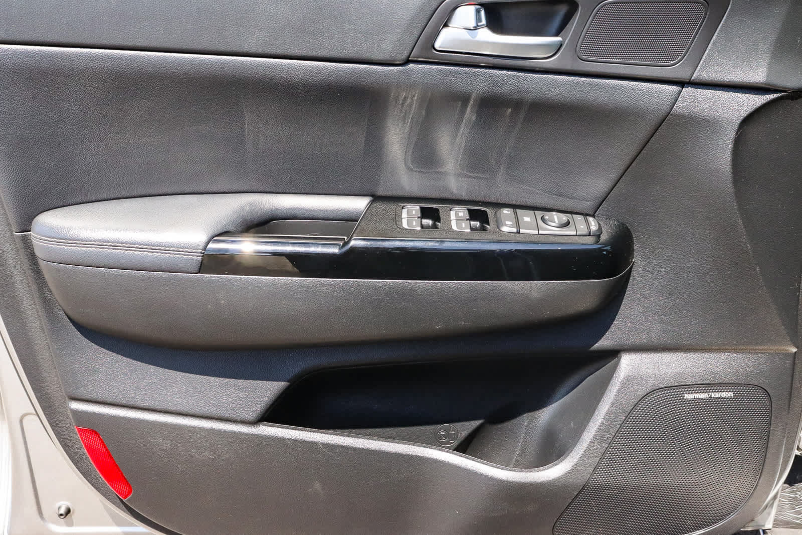 Used 2020 Kia Sportage SX FWD image 27