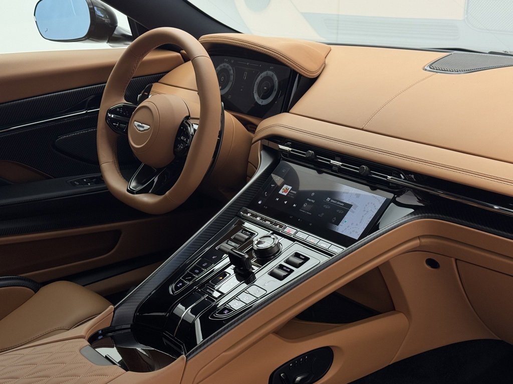Used 2025 Aston Martin DB12 Coupe image 41