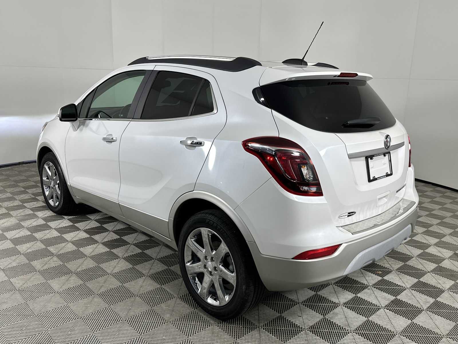 Used 2019 Buick Encore Essence w/ Experience Buick Package FWD image 6