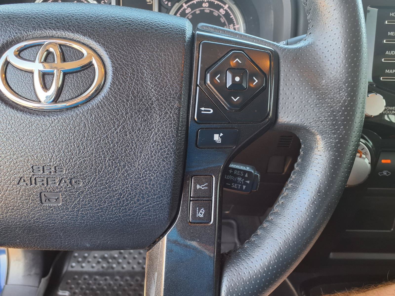 Used 2022 Toyota 4Runner TRD Off-Road Premium w/ Moonroof Package AWD/4WD image 19