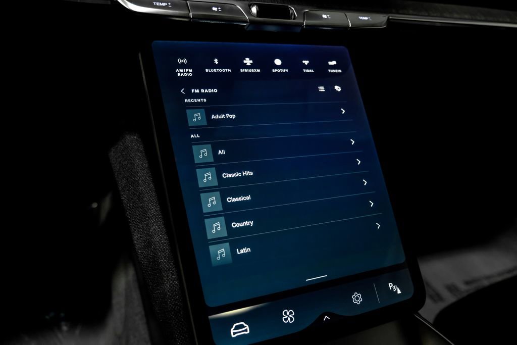 Used 2025 Lucid Air Touring image 39