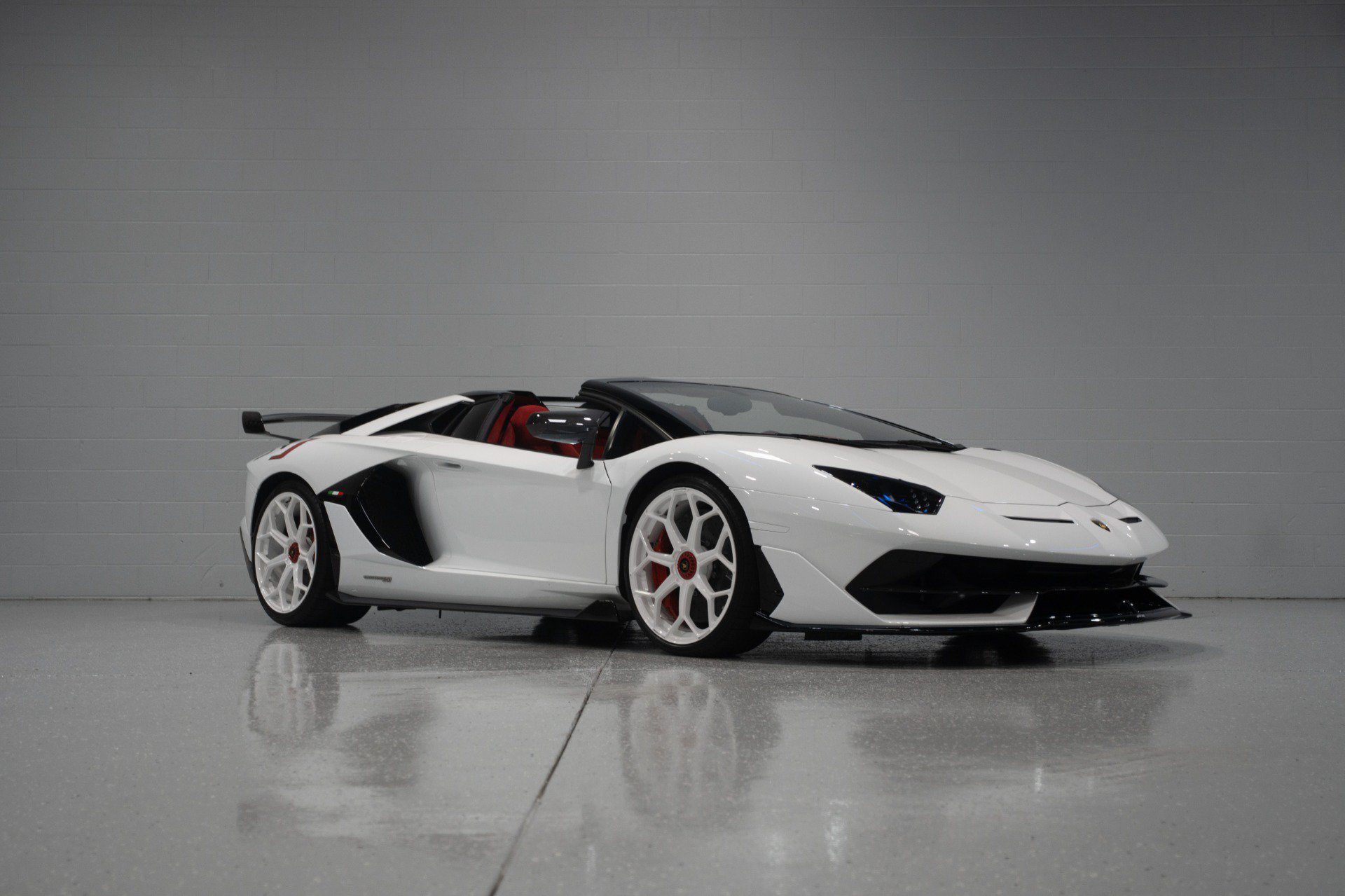 Used 2020 Lamborghini Aventador SVJ AWD/4WD image 64