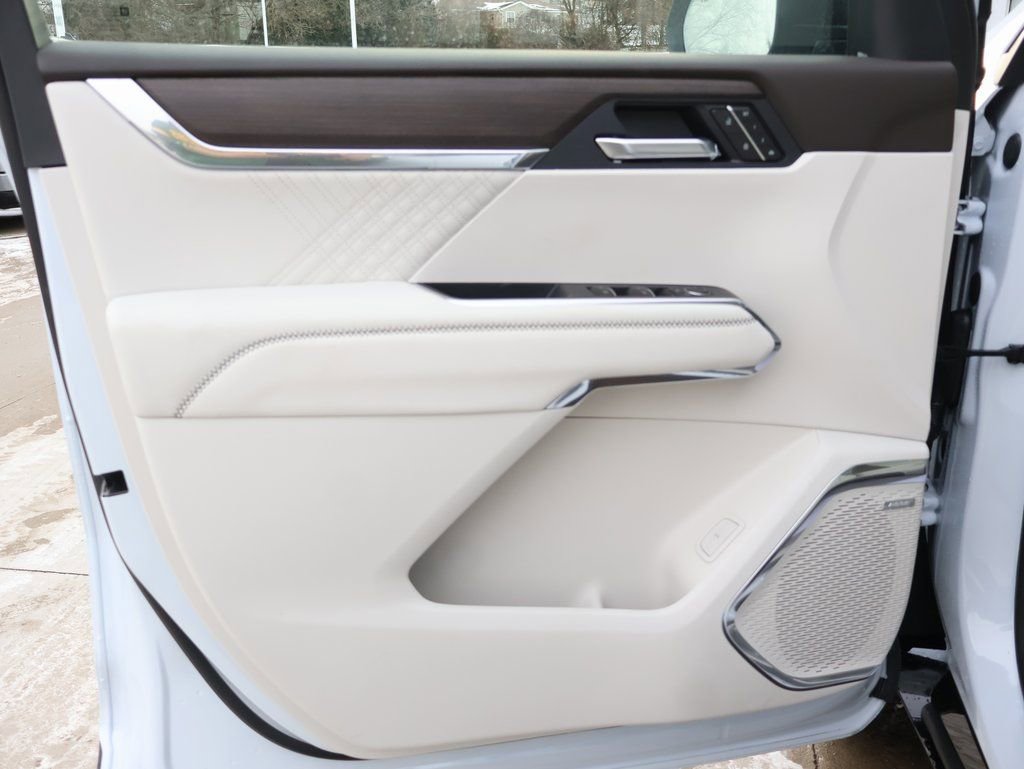 New 2026 GMC Acadia Denali w/ Super Cruise Package image 11