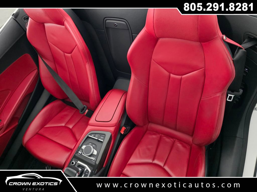 Used 2022 Audi R8 V10 w/ Carbon Exterior Package RWD image 37