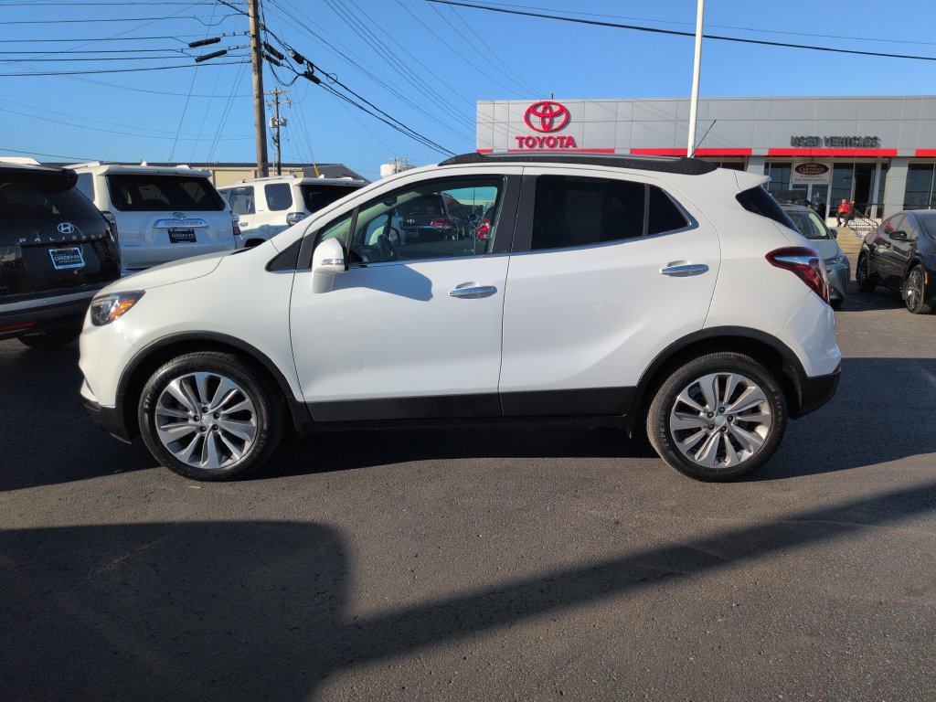 Used 2019 Buick Encore Preferred FWD image 2