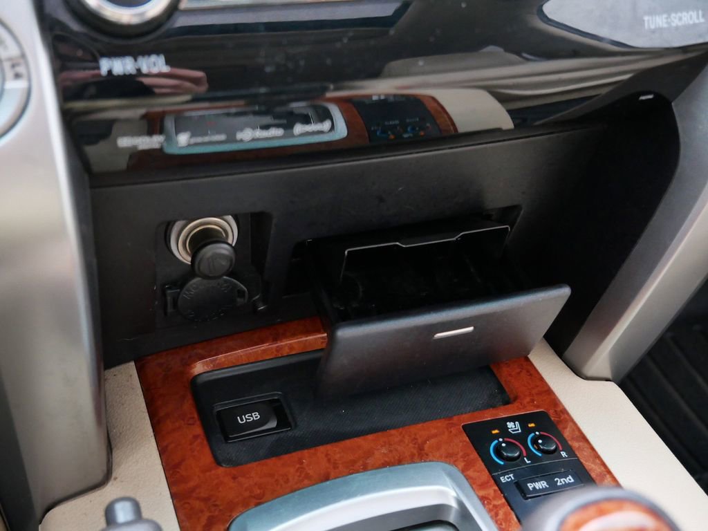 Used 2015 Toyota Land Cruiser image 66