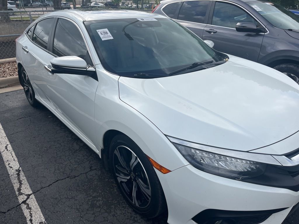 Used 2018 Honda Civic Touring image 3