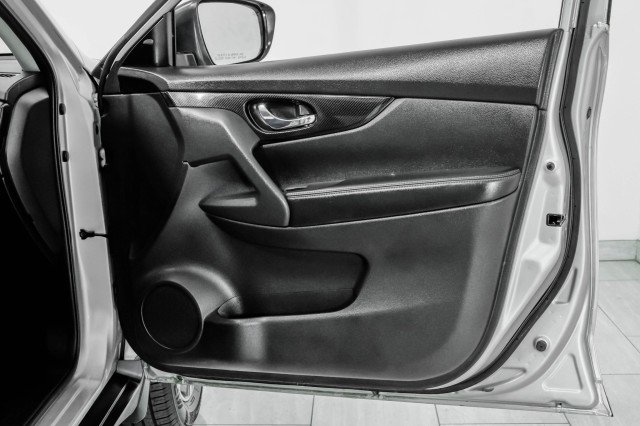 Used 2018 Nissan Rogue SL w/ Premium Package image 44