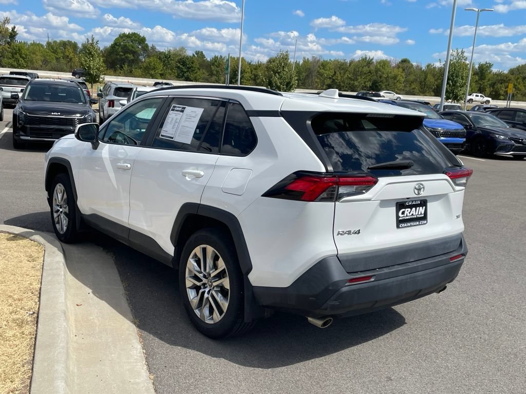 Used 2020 Toyota RAV4 XLE Premium FWD image 5