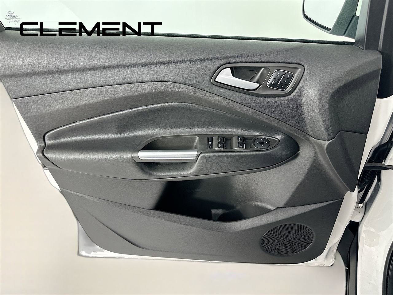 Used 2019 Ford Escape Titanium image 29