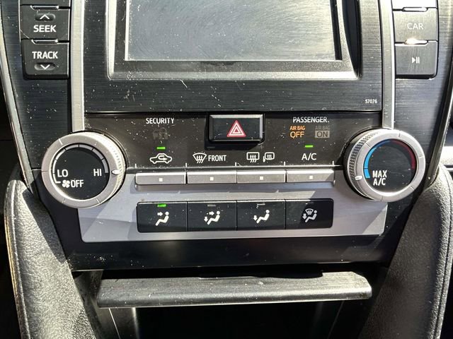 Used 2014 Toyota Camry SE FWD image 21