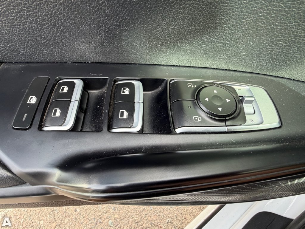 Used 2022 Kia K5 LXS FWD image 7
