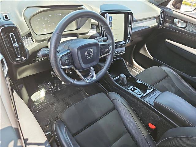 Used 2019 Volvo XC40 T5 R-Design AWD/4WD image 10
