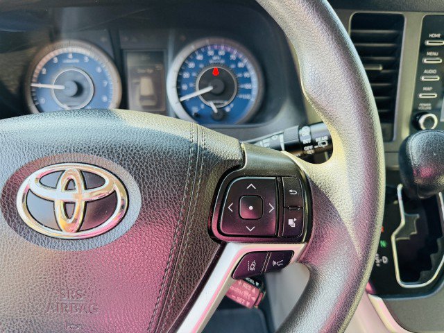 Used 2020 Toyota Sienna L FWD image 14