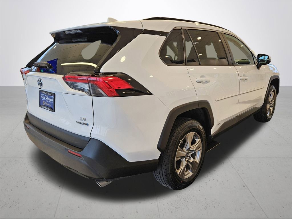 Used 2024 Toyota RAV4 LE image 7
