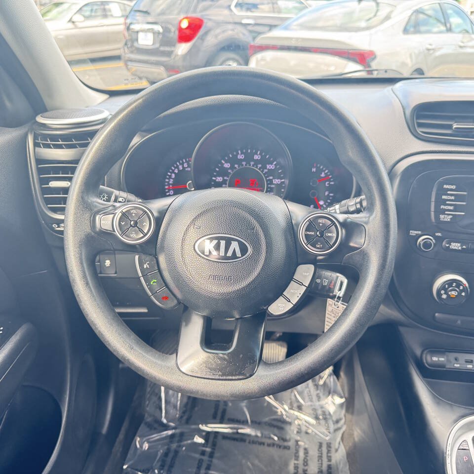Used 2014 Kia Soul FWD image 29