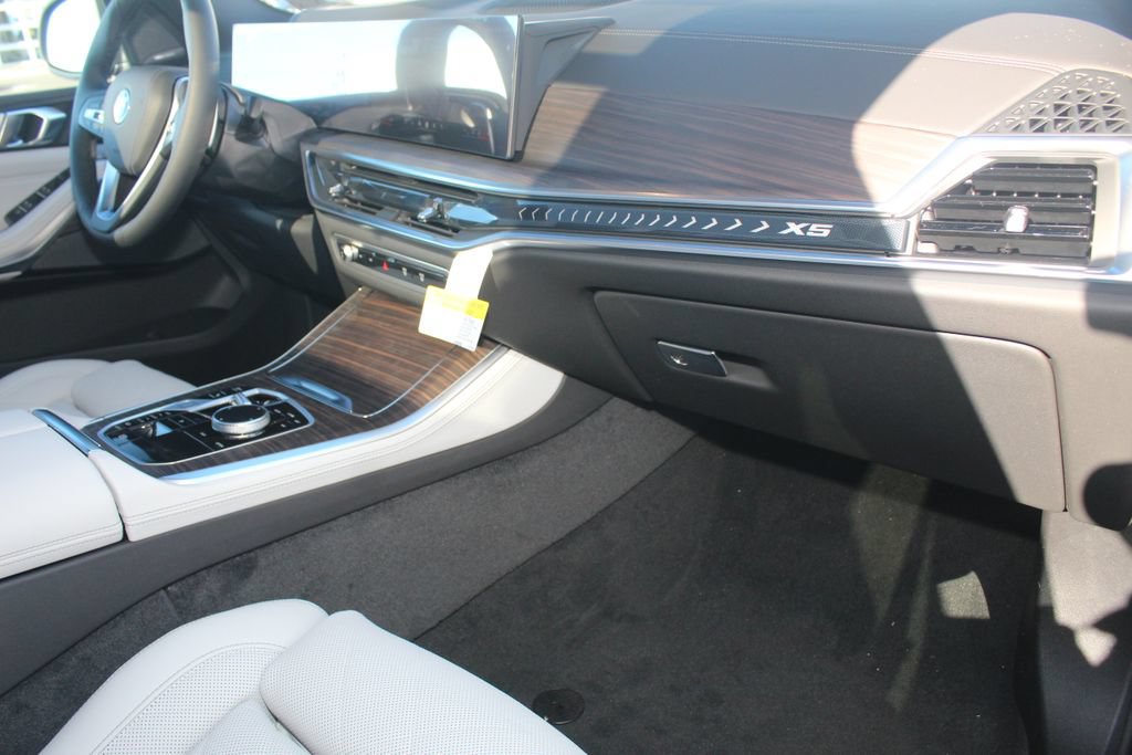 New 2026 BMW X5 xDrive40i AWD/4WD image 24