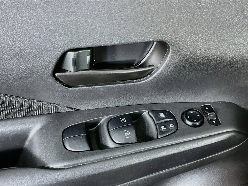 Used 2022 Nissan Kicks S FWD image 22