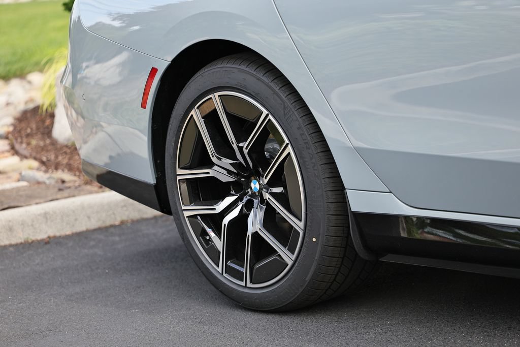 New 2026 BMW i7 xDrive60 AWD/4WD image 6