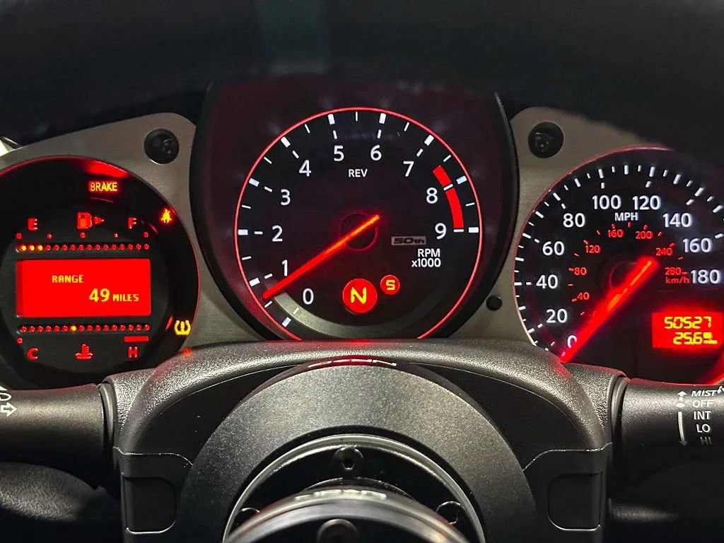 Used 2020 Nissan 370Z Coupe RWD image 19
