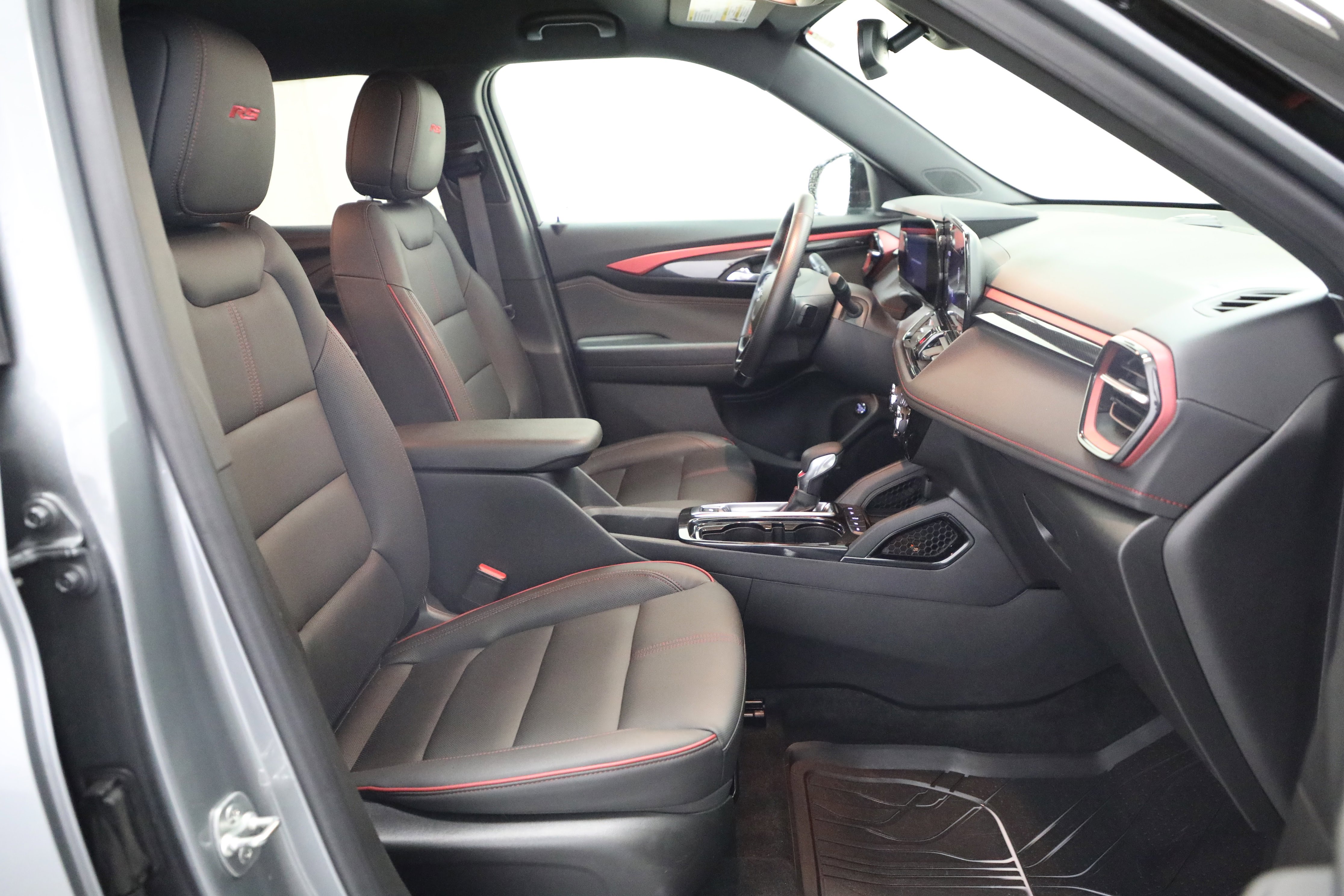 Used 2024 Chevrolet TrailBlazer RS w/ Convenience Package image 10