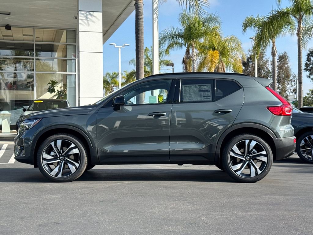 New 2026 Volvo XC40 B5 Ultra w/ Climate Package AWD/4WD image 2
