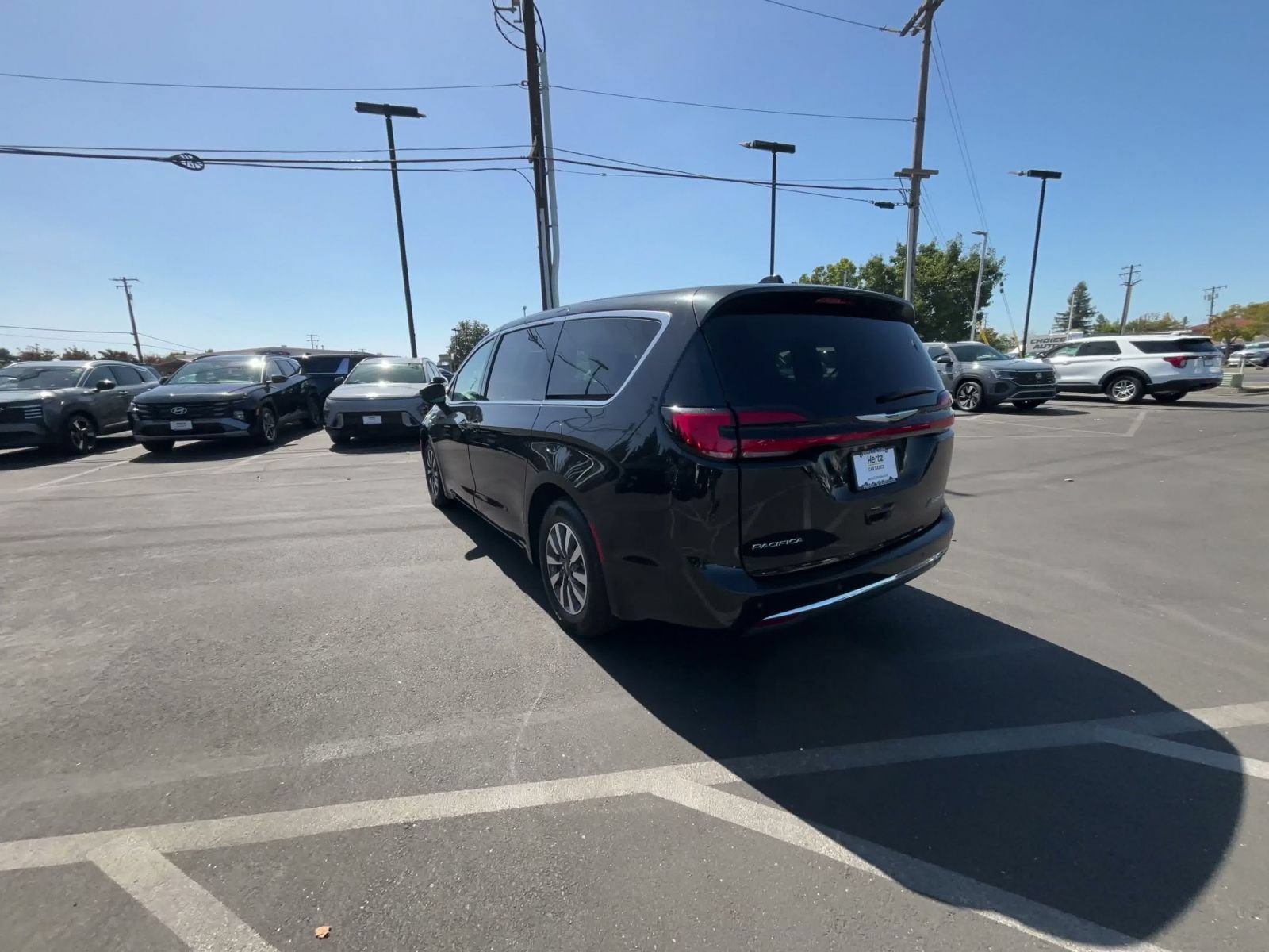 Used 2023 Chrysler Pacifica Touring-L FWD image 10