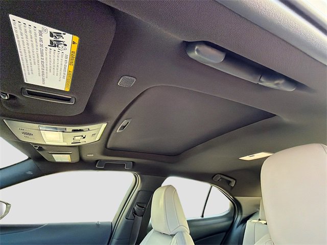 New 2025 Lexus UX 300h FWD image 26