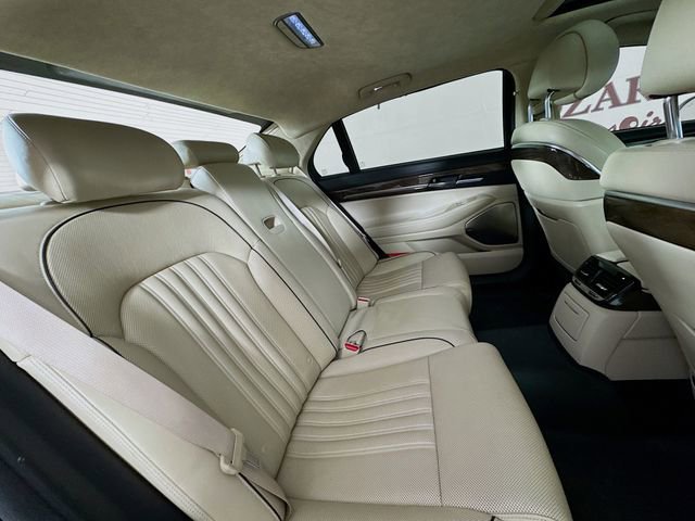 Used 2017 Genesis G90 3.3T Premium image 33