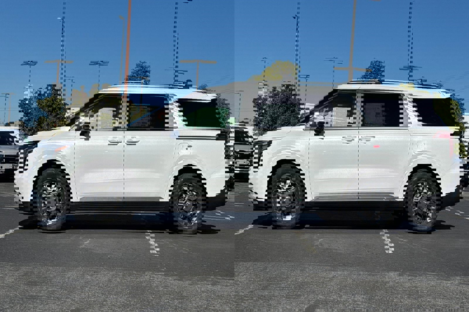 New 2026 Kia Carnival EX image 7