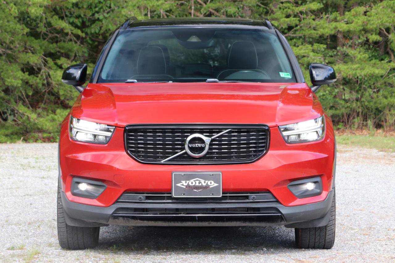 Used 2019 Volvo XC40 T4 R-Design FWD image 40